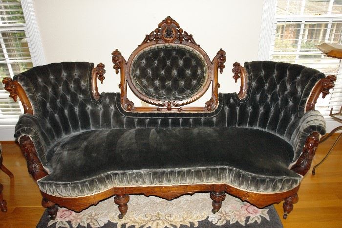 Victorian Sofa in Very Good Condition