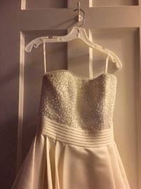 Prono Vias Wedding Dress Size US6