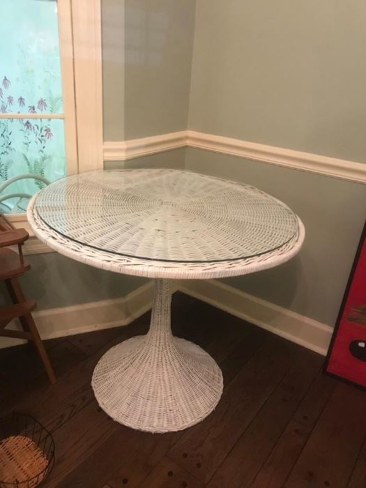 #18	Wicker Round Dining Table with Glass 42x28 Round	 $40.00 	
