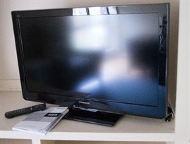 Panasonic 32" 720p LCD HDTV with remote  http://www.ctonlineauctions.com/detail.asp?id=629739