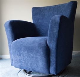 - Blue Swivel Chair  http://www.ctonlineauctions.com/detail.asp?id=629789