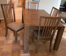Dining Table and Four Chairs  http://www.ctonlineauctions.com/detail.asp?id=629827