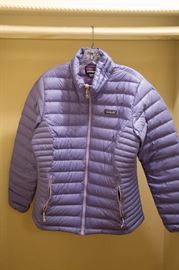  Periwinkle Patagonia Goose Down Puffer Jacket  http://www.ctonlineauctions.com/detail.asp?id=629819