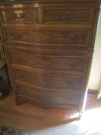 CHEST OF DRAWERS