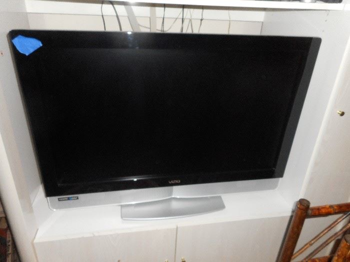 Vizio Flat screen Television , 36" screen