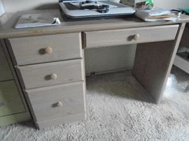 Contemporary Computer Desk