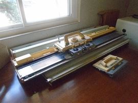 Knitting Machine from the 60’s KNITTING KH 830 plus accessories