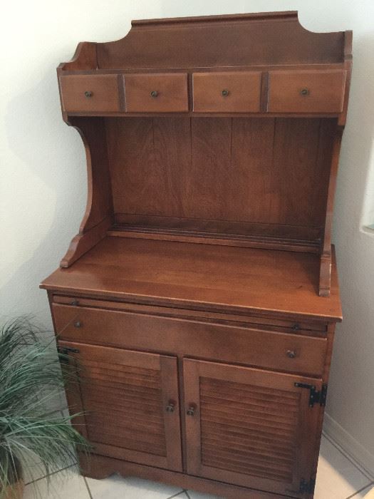Ethan Allen hutch, 2 piece (2 drawers on top and 2 cabinets with one drawer on the bottom)
