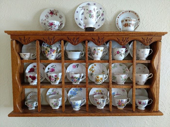 Tea cup and saucer collection