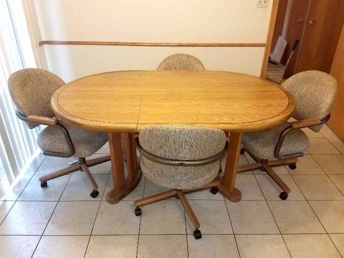 Kitchen table, 1 leaf shown in table and four chairs