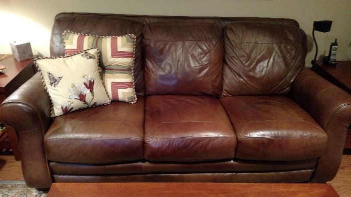 Very nice leather couch