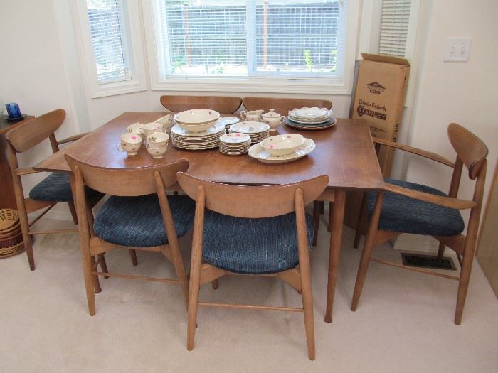 Stanley mid-century modern dining table & chairs