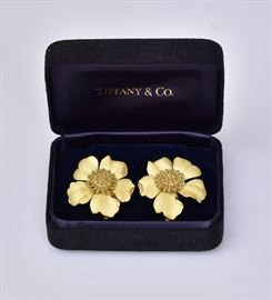 Tiffany 18k Gold Sunflower Earrings
1 1/2" long clip-on, 23 dwt
signed "Tiffany & Co."
in a Tiffany box