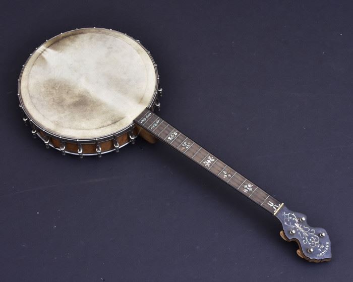 Orpheum Banjo No.1
with mother of pearl and line inlay
31" long
hard case included
