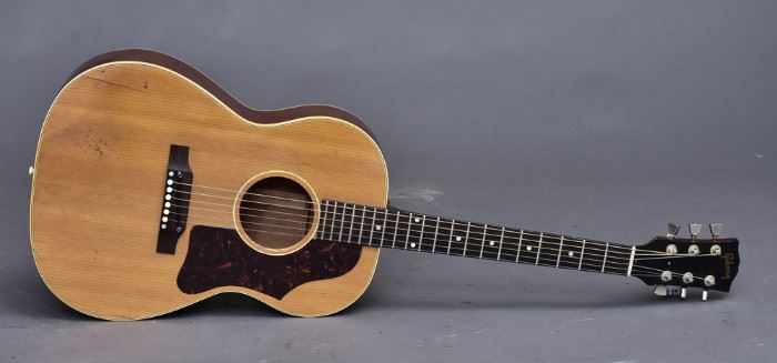 Gibson Kalamazoo Acoustic Guitar
B-25 Natural
40" long, circa 1960's 
with original Gibson hard  case