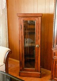 Antique Oak Tower Display Cabinet / Bookshelf