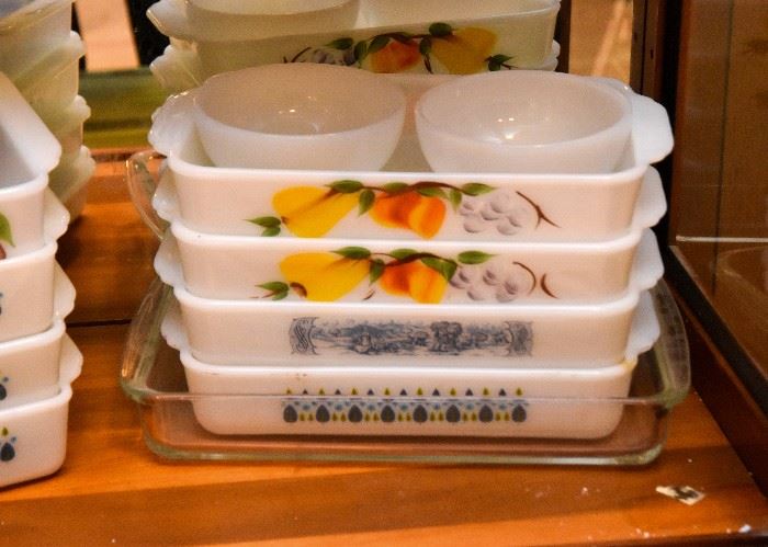 Vintage Glass Baking Dishes & Bowls