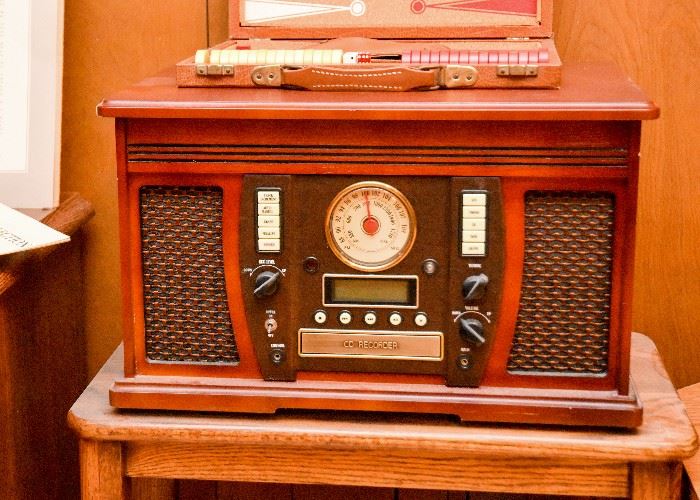 Vintage Style CD Player / Radio