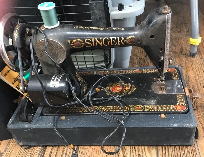 Beautiful antique singer sewing machine!