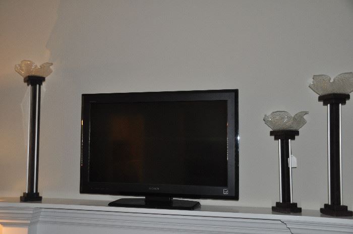 Sony 32" LCD flat screen tv (without remote)
