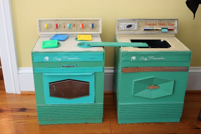 Suzy Homemaker Vintage Stove and Washing Machine