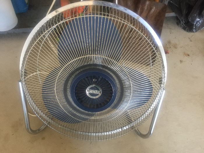 Lakewood Floor Fan 