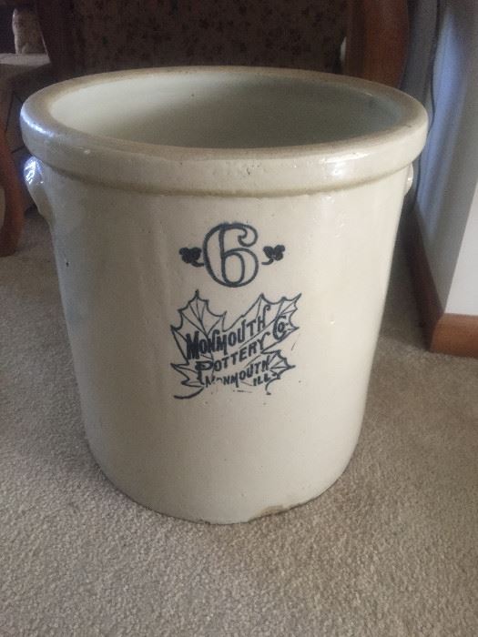 Monmouth Pottery 6 gallon crock 