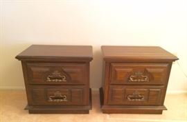 2 Nightstands
