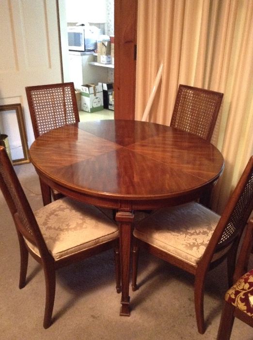 Thomasville Dinette w/leaf & 4 Chairs