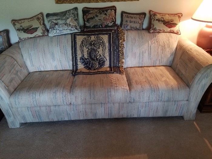 Beautiful sofa, hardly used
