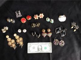 Lot 003 Ear Candy B