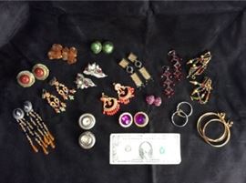 Lot 006 Ear Candy D