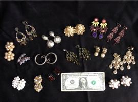 Lot 007 Ear Candy E