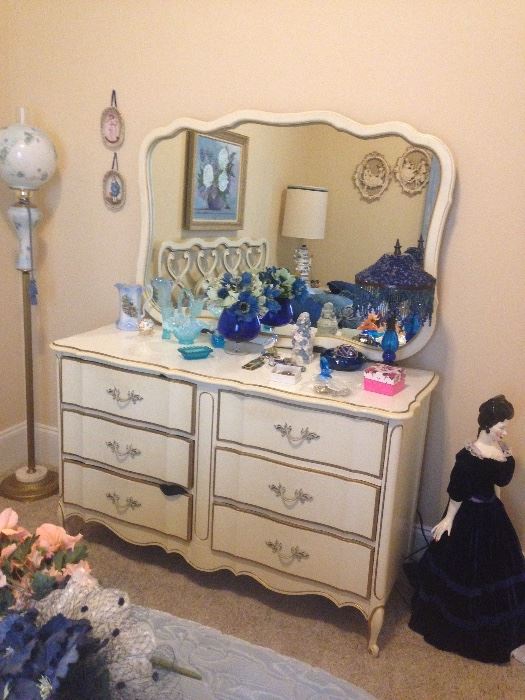 French provencial dresser