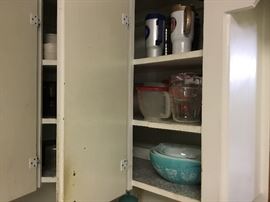 Kitchen cabinet