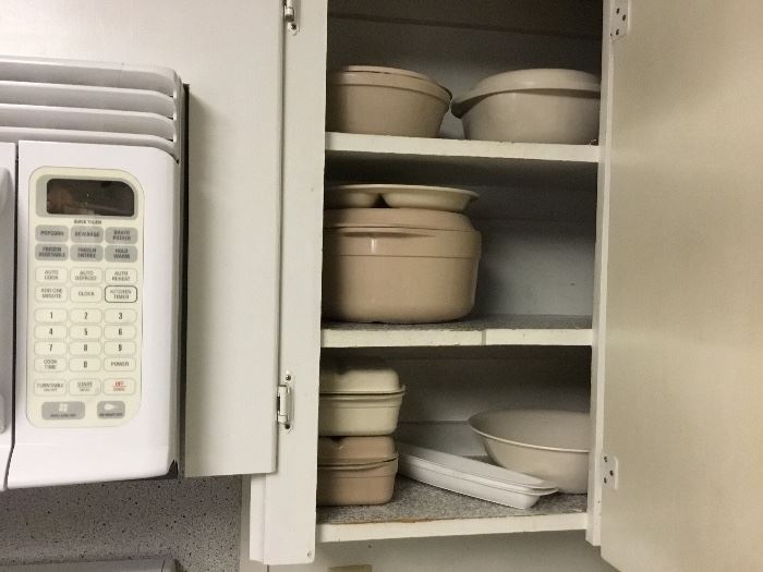 Kitchen cabinet