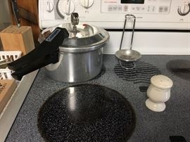 Kitchen - pressure cooker - stove is not for sale