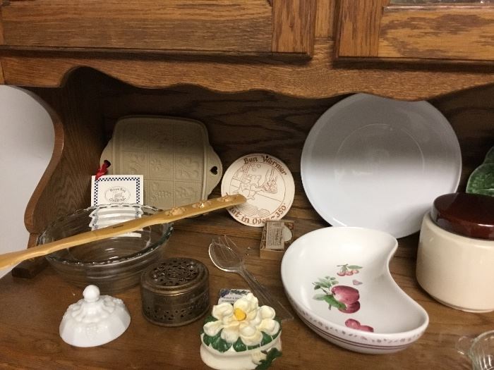 Items in Oak China cabinet - top section