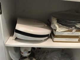 Kitchen small appliance & chargers