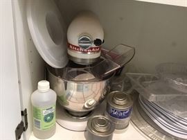 Kitchen-aid mixer with accessories