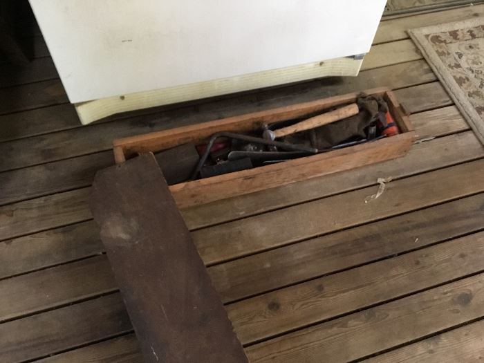 Another vintage tool box