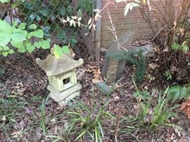 Pagoda statuary