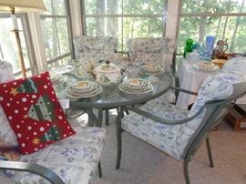 patio/Arkansas room furn. w/4 chairs