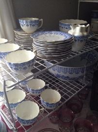 Slightly scalloped blue & white china (incomplete set)