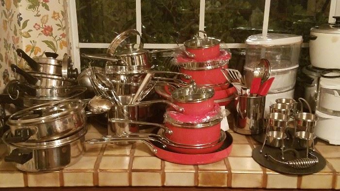 Great brand new kitchen Ware pots and pans never used