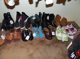 Converse, Dansko, Doc Martens, Sketchers, Minnetonka