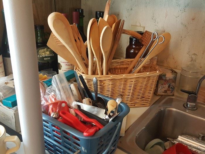 Nice wooden utensils as well as many other kitchen aids