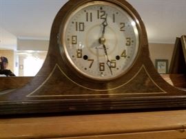 Mantle Clock
