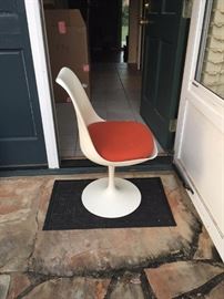 Mid century Saarinen tulip chair Knoll