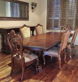 Stanley Dining Room Table w 3 Leaves (2 are in currently) and 6 Chairs 